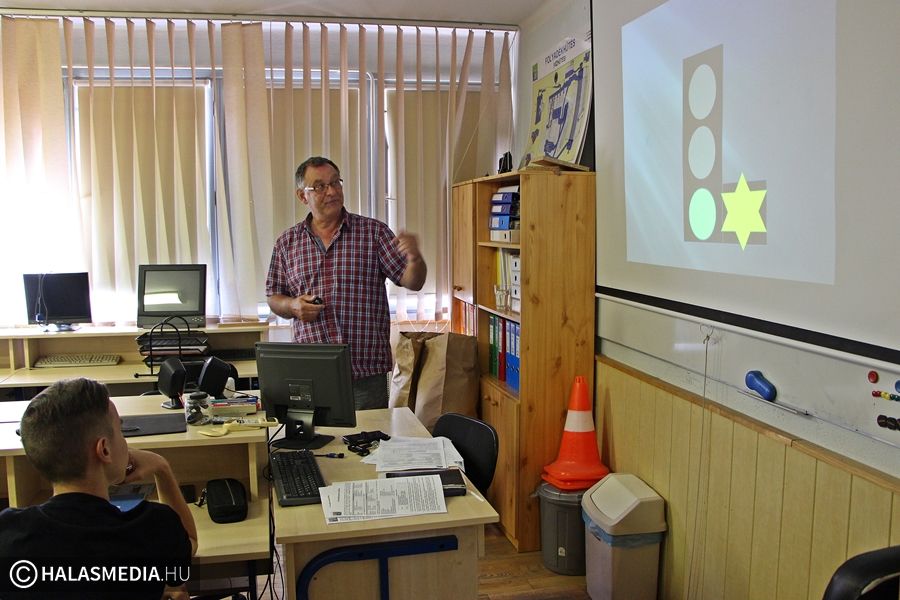 Sok fiatal szeretne jogsit szerezni a nyáron