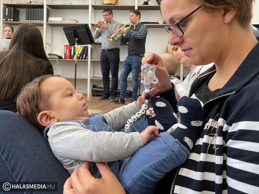 A legkisebbeknek muzsikáltak