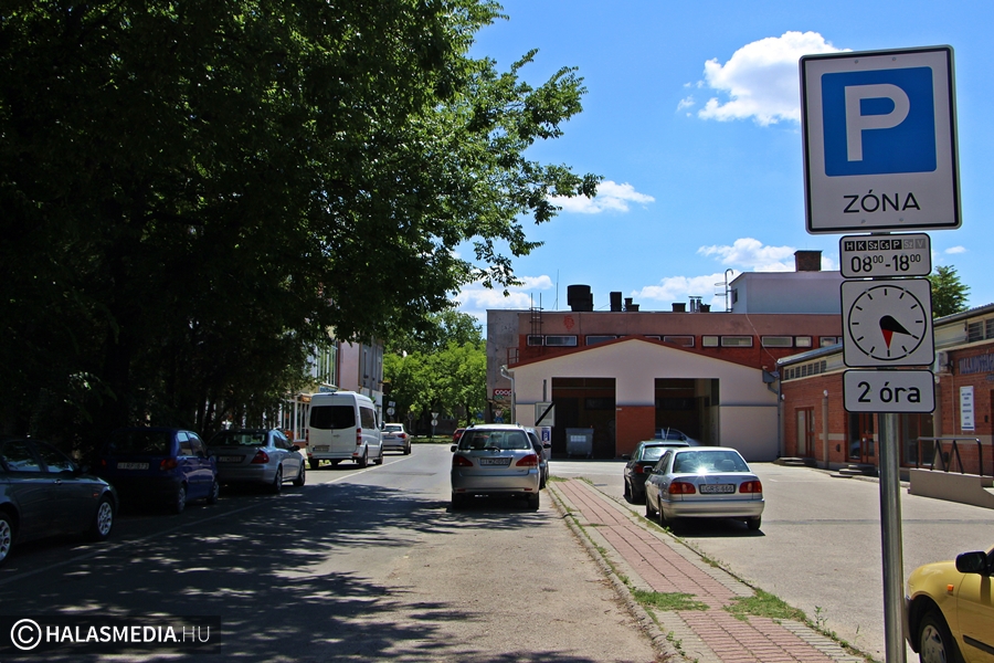 Legfeljebb 120 percig lehet parkolni