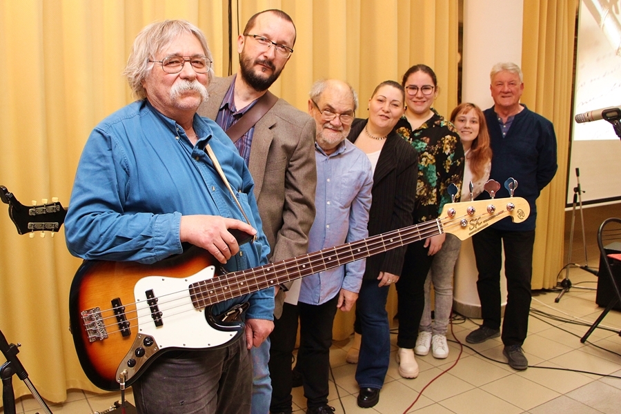 (►) Rendhagyó helyszínen zenélt a Lyra