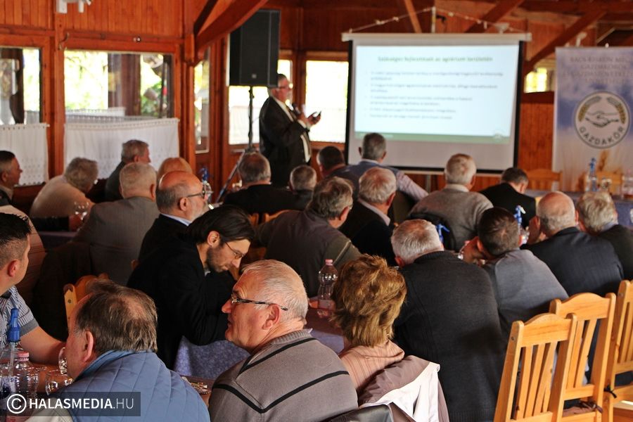 Megyei gazdafórum Halason