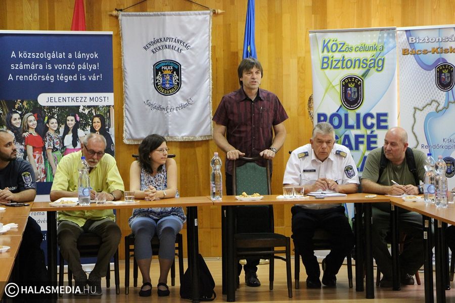 Az egymásra mutogatás nem segít