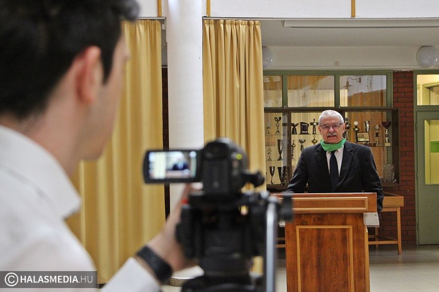 (►) A bibósok is online búcsúztak