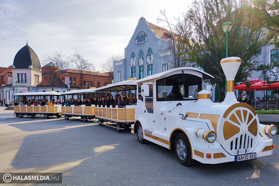 (►) Mikor és mennyiért utazhatunk a Halasi Városnéző Kisvonattal?