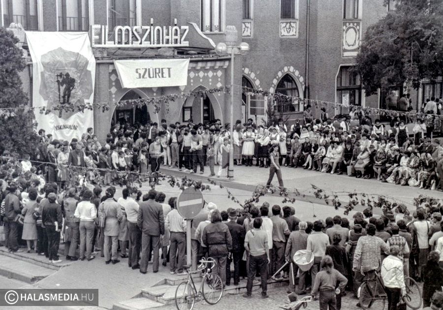 Közel 200 fotó az elmúlt 40 év Szüreti Fesztiváljairól