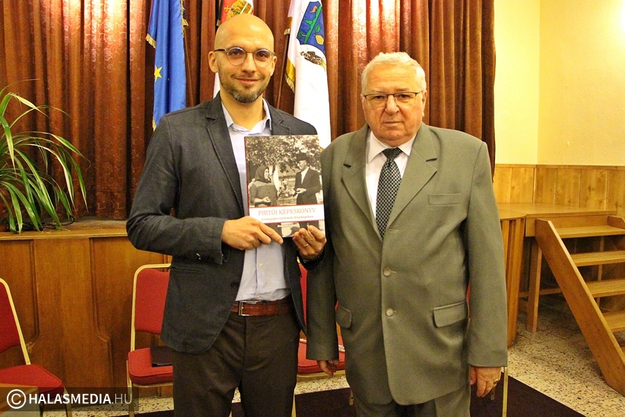 Képeskönyv Pirtóról