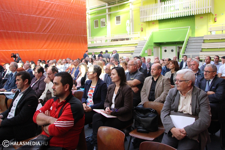 Rendészeti konferencia a Dékániban