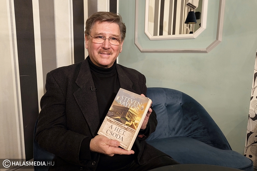 (►) A 400. Lapozgatóban Kautzky Armand ajánlott könyvet