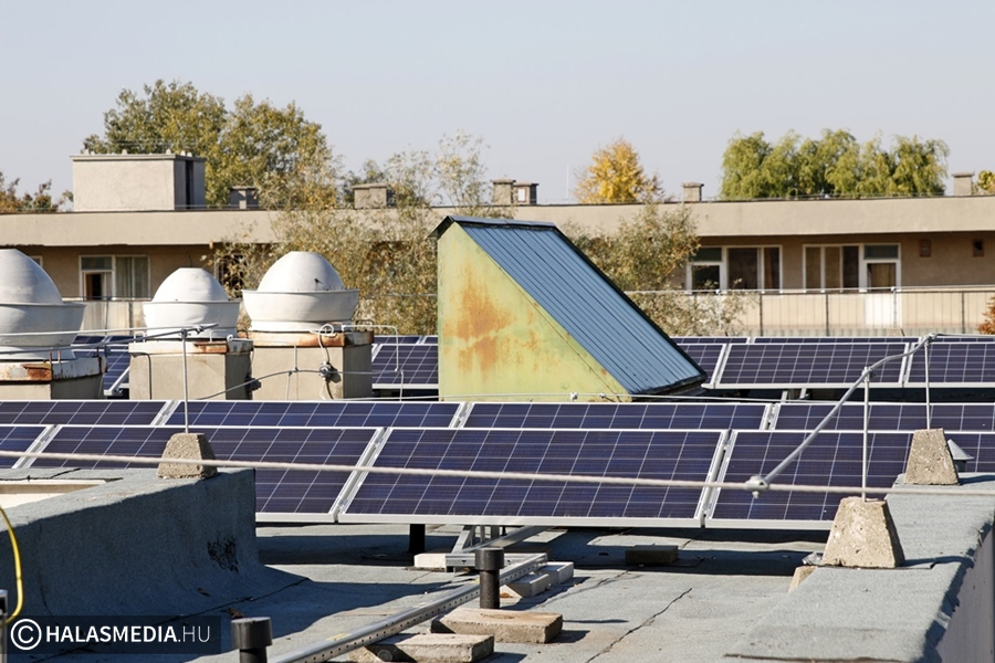 Újabb napelemes fejlesztési projekt zárult a halasi kórházban