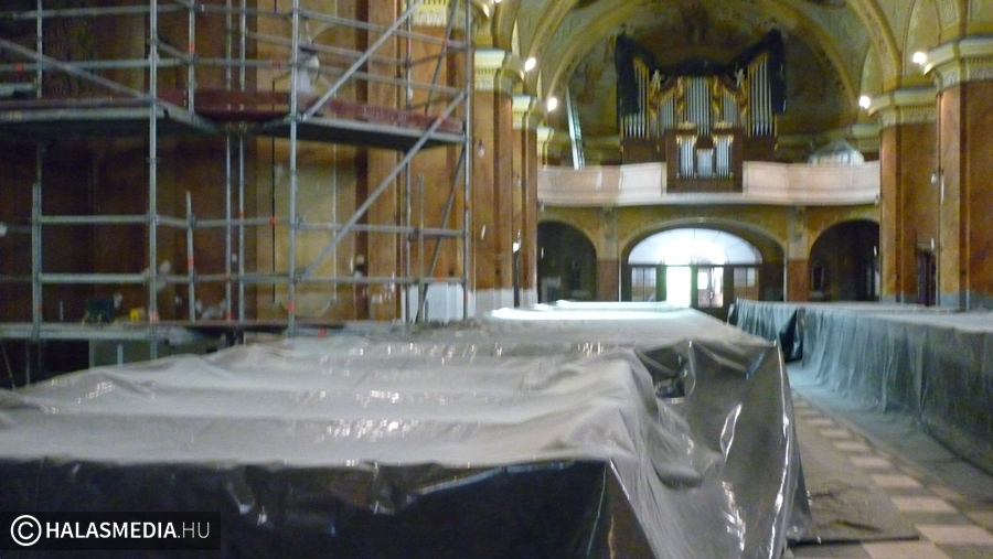 Folytatódik a katolikus templom felújítása