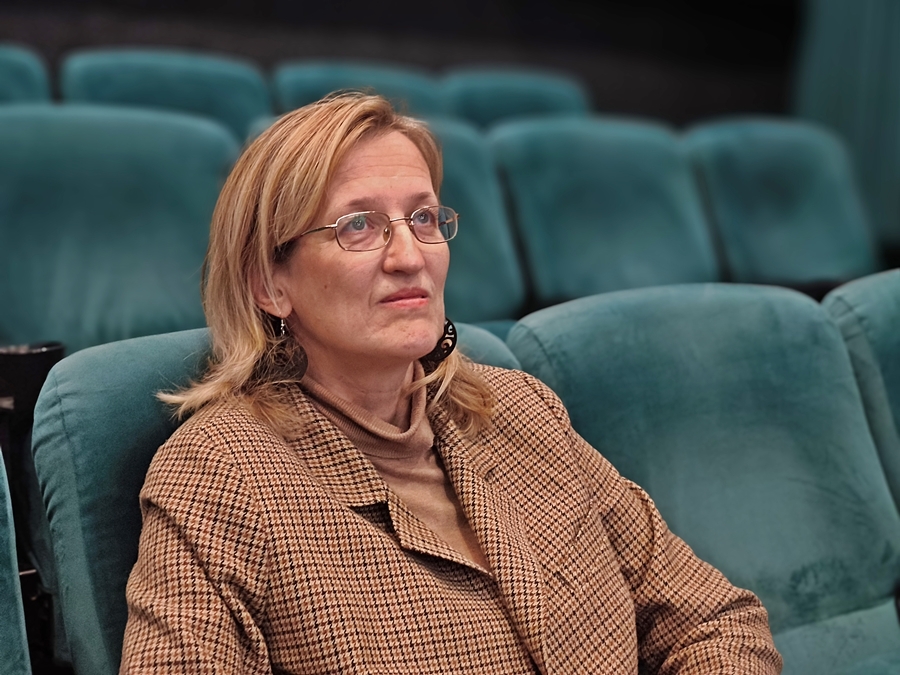 (►) „Gabiwood”