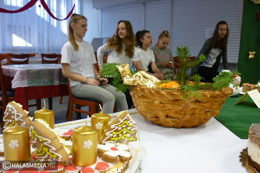 Karácsonyi sütiverseny a Váriban