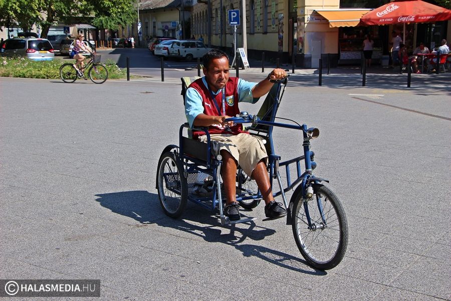 Fél nap alatt megjött a segítség