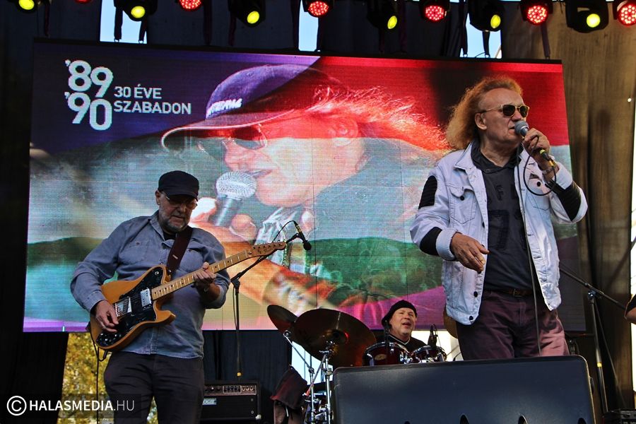 Charlie, koncert, szabadság