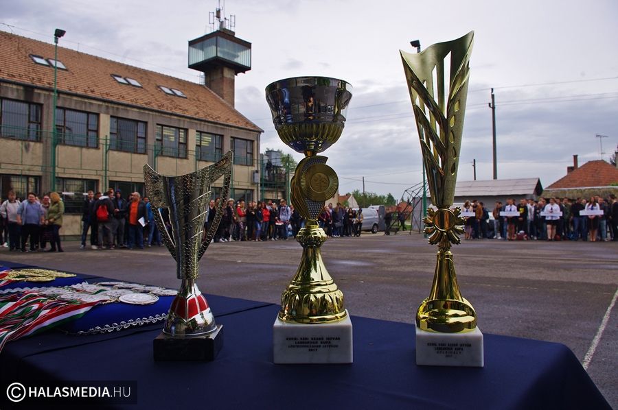 Huszonnyolcadszor rúgják a bőrt