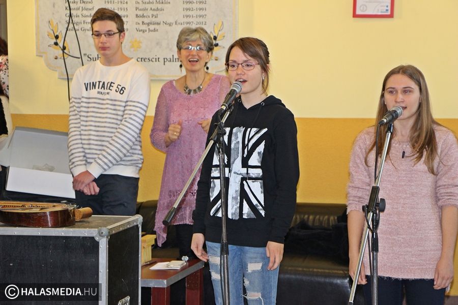 Aulakoncert a Szilády gimiben (galériával)