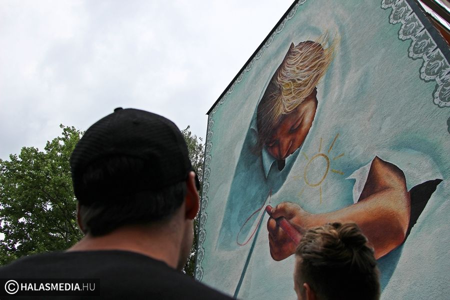 Elkészült, gyönyörködhetünk benne (galéria)