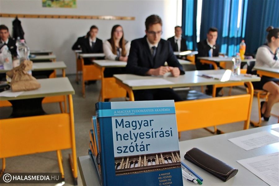 Petőfiről és Kosztolányiról írtak