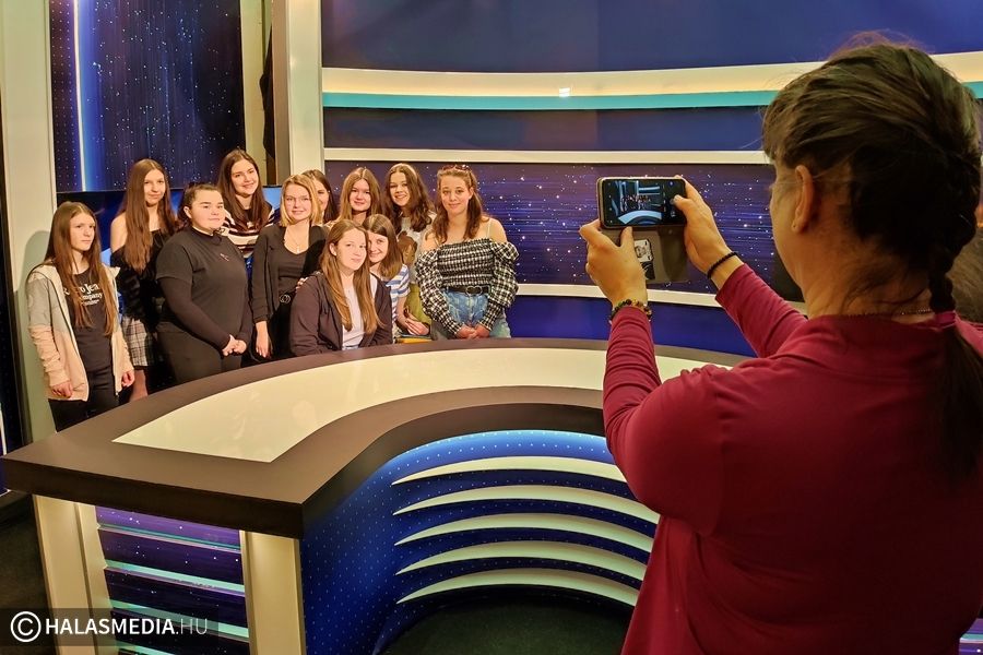 Bibós diákok jártak a Halas TV-ben