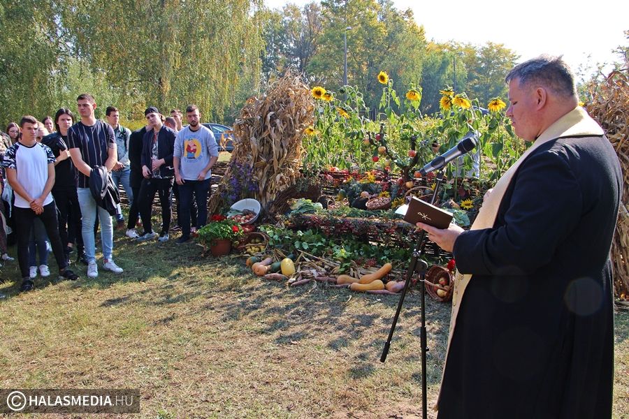 Hálát adtak a bőséges termésért (galéria)