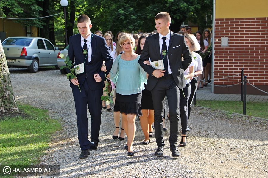 Sztárok üzentek a végzős tekósoknak