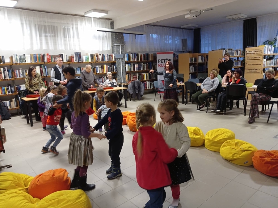 Novemberi aprók tánca