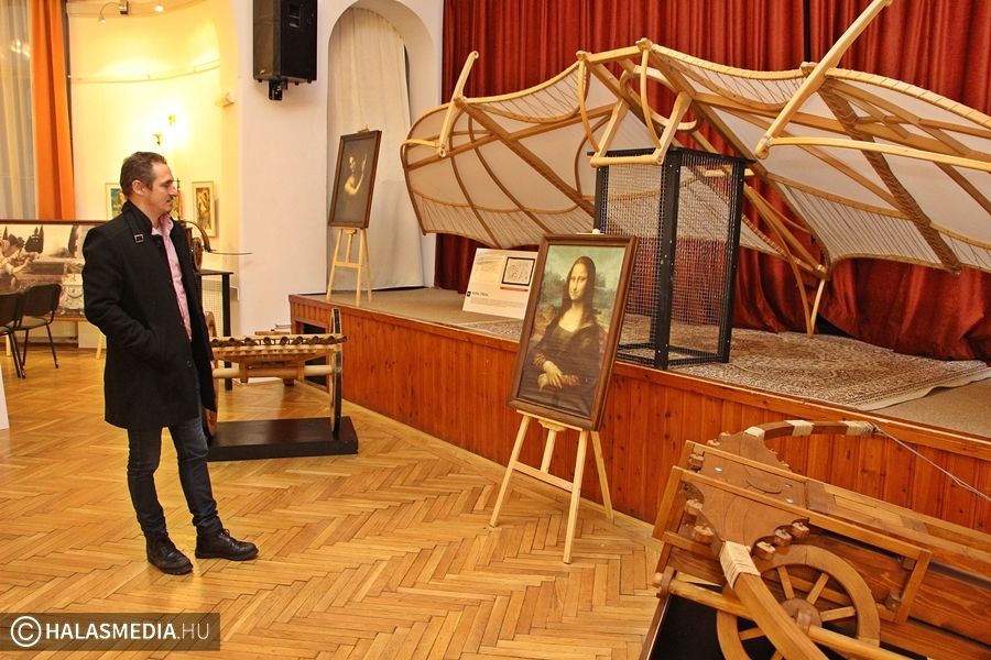 Mona Lisa és Leonardo da Vinci találmányai Halason