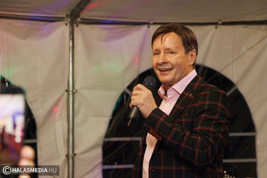 (►) „Bocsáss meg kérlek, van egy hibám…”