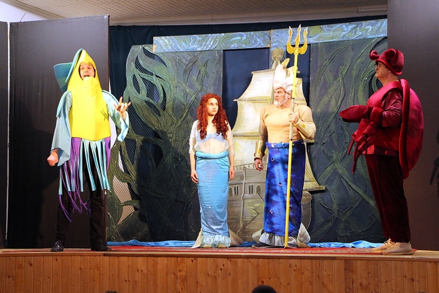 (►) A kis hableány