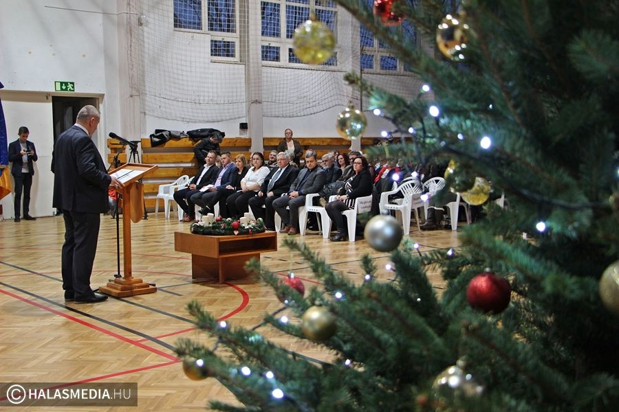 Mosolyvár - minibölcsődét avattak Kunfehértón