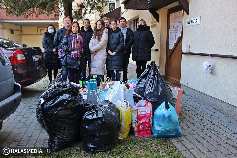 Önzetlenségből jeles