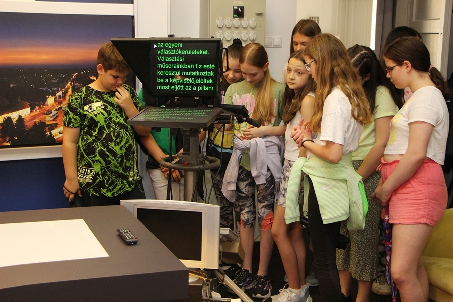 (►) Fazekasos diákok jártak televíziónkban