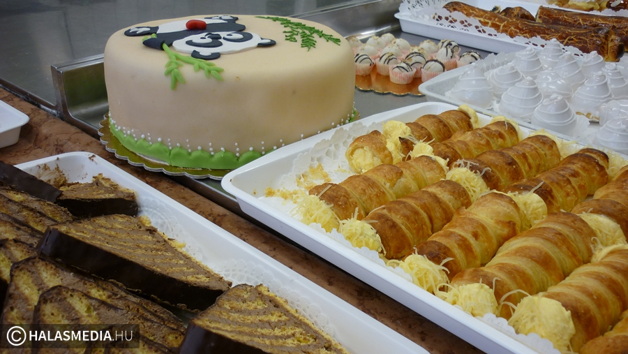 Felnőtt cukrászok vizsgája a Váriban