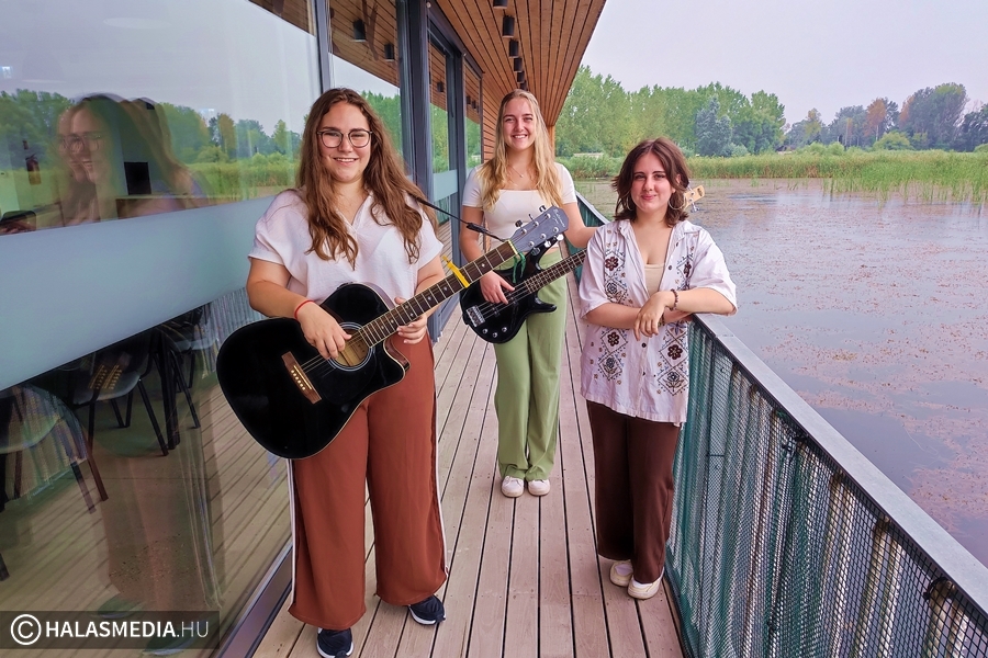 (►) „Mi vagyunk a Kerfuffle”