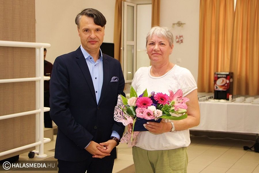 Tekós pedagógusokat díjaztak