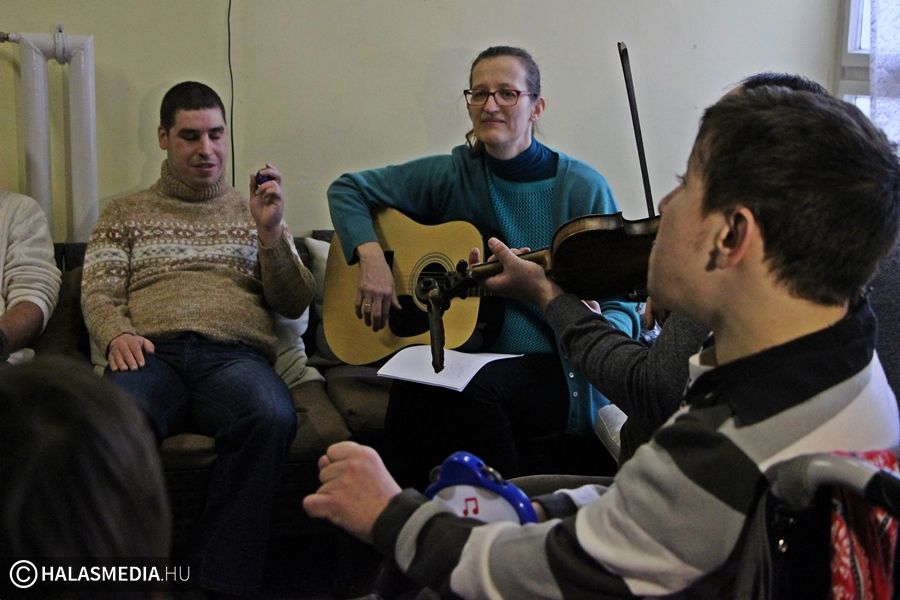 (►) Elkészült az Ékes Kapu Otthon lakóinak klipje