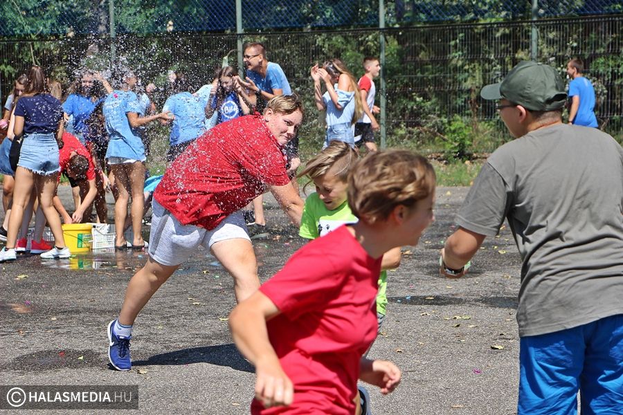 (►) Vízicsata bibós módra