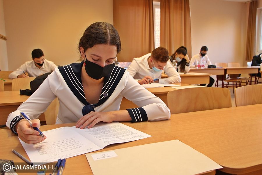 Zajlanak az őszi érettségik