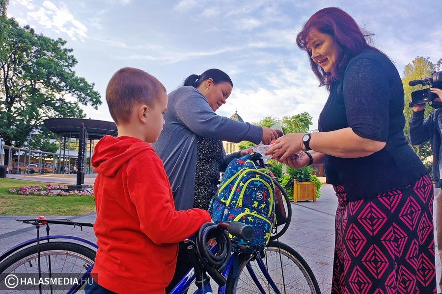 (►) Villámgyorsan elfogyott a főtéri reggeli