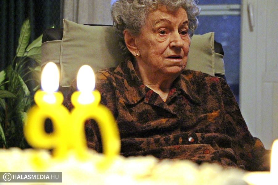Marika néni 90 éves (galériával)