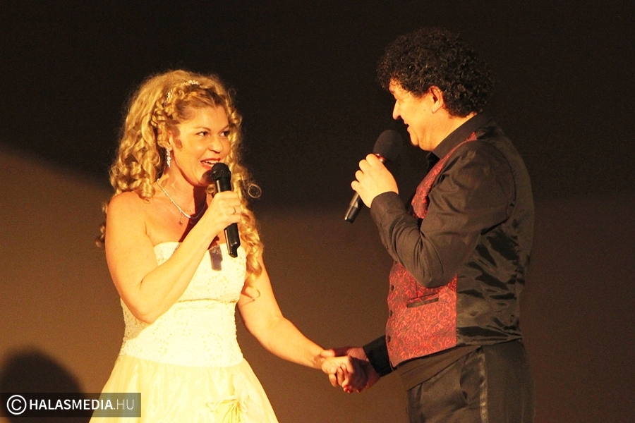 (►) Kacagás és vastaps az operettgálán