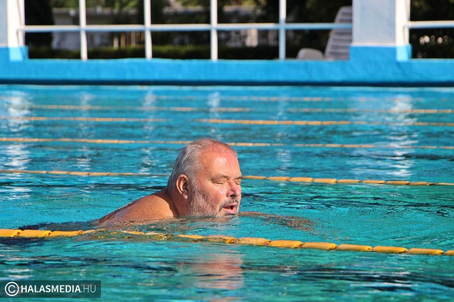 A héten még használható a kinti medence