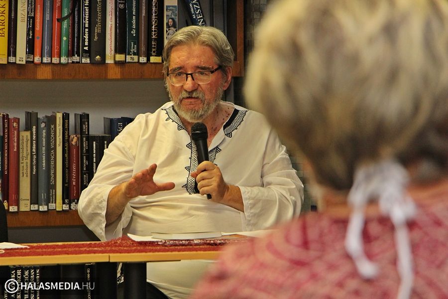 Szokolay Zoltán: lájkolgatás helyett olvassunk verset!