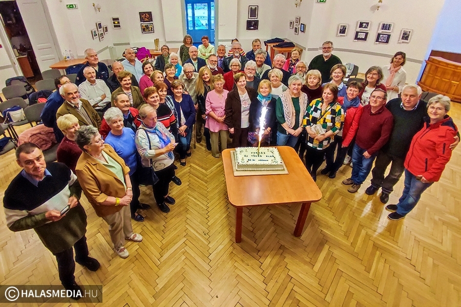 50 év emlékei – volt miről mesélni a Forrás - Új Tükör Klubban