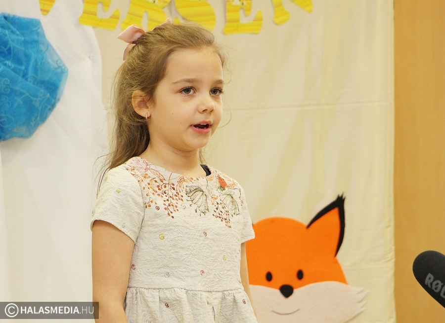 Rókákról szavaltak a halasi ovisok