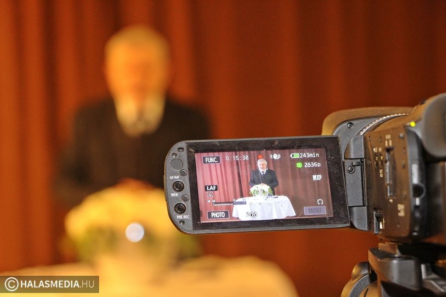 (►) Online zajlik az idei Egyetemes imahét