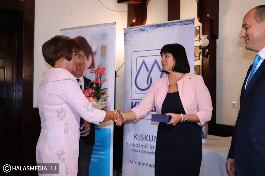 A MaVíz elismerését vehették át