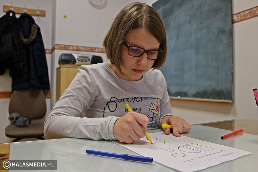 Óvodától a középiskoláig segítik a fiatalokat