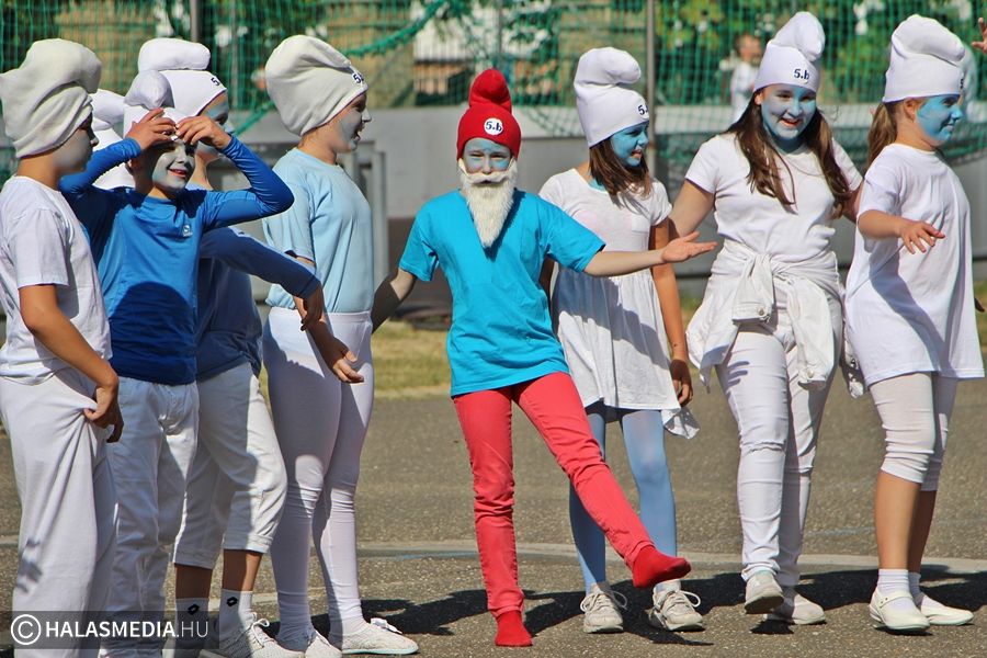 Játékos formában népszerűsítették a maszkviselést