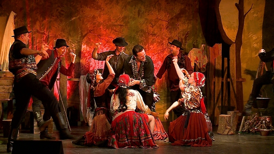 (►) Cigányszerelem – Lehár-darabbal zárult a halasi tavaszi színházi évad